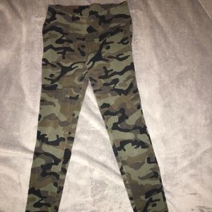 Guess capri camo leggings
